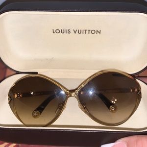 Louis Vuitton women sun glasses